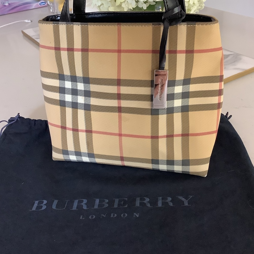 Authentic BURBERRY purse